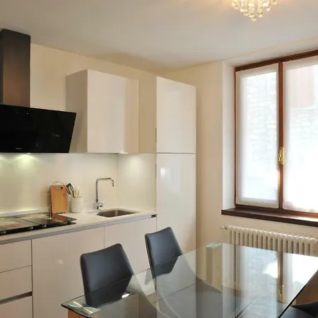 Bella Limone 利莫内-苏尔加达